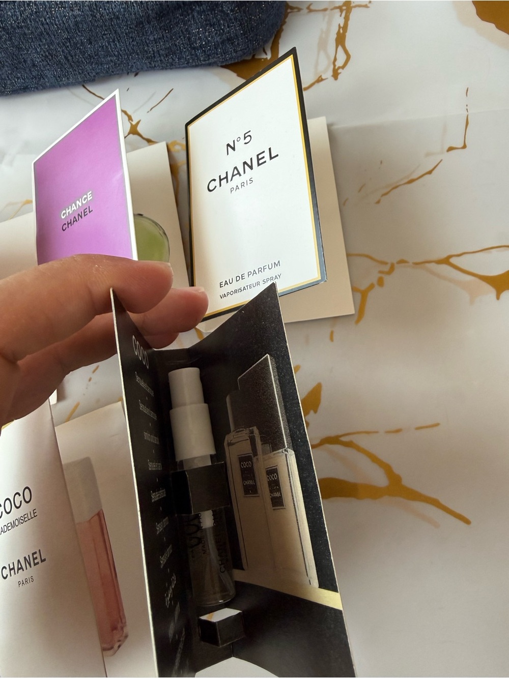 CHANEL makeup Cosmetic Pouch with 5 Sample Chanel Chance etc Vials New - Picture 5 of 8